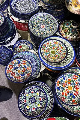 ウズベキスタンの美しい模様のお皿